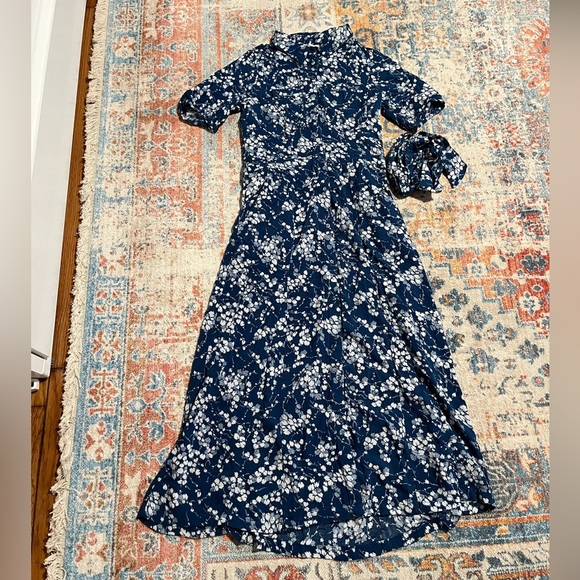 Fat Face Dresses & Skirts - Fat Face floral print short-sleeved tie-waist button-up midi shirtdress